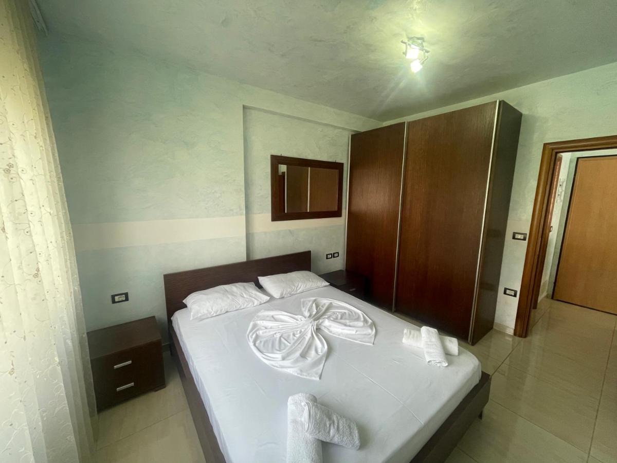 1-Stunning Sea View Apartments! Sarandë Esterno foto