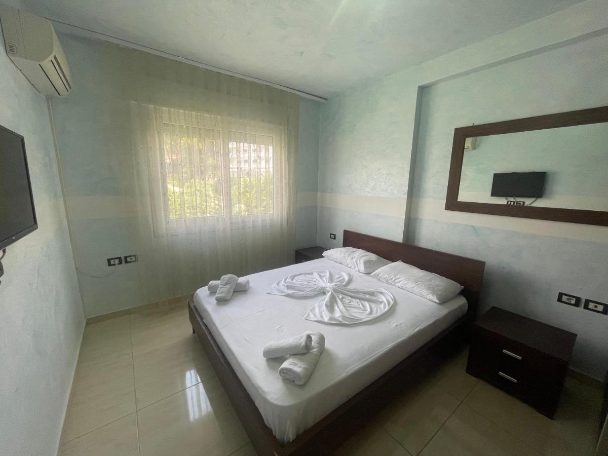 1-Stunning Sea View Apartments! Sarandë Esterno foto