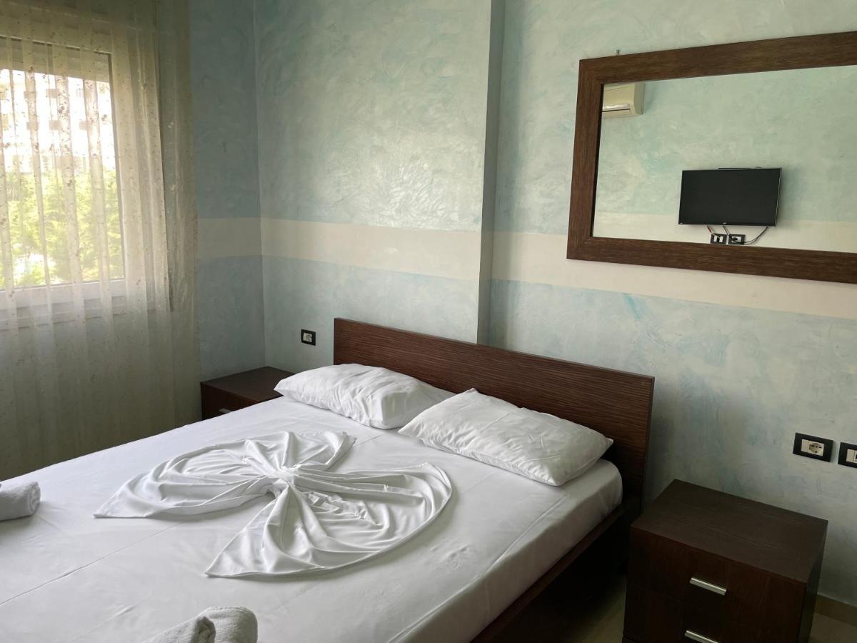 1-Stunning Sea View Apartments! Sarandë Esterno foto