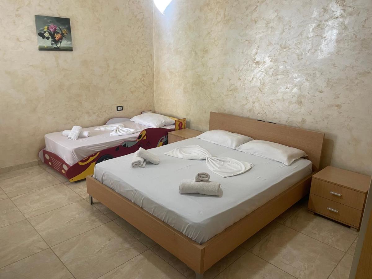 1-Stunning Sea View Apartments! Sarandë Esterno foto