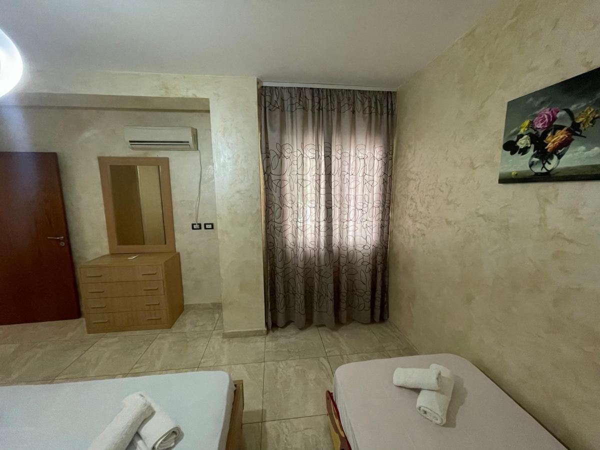 1-Stunning Sea View Apartments! Sarandë Esterno foto