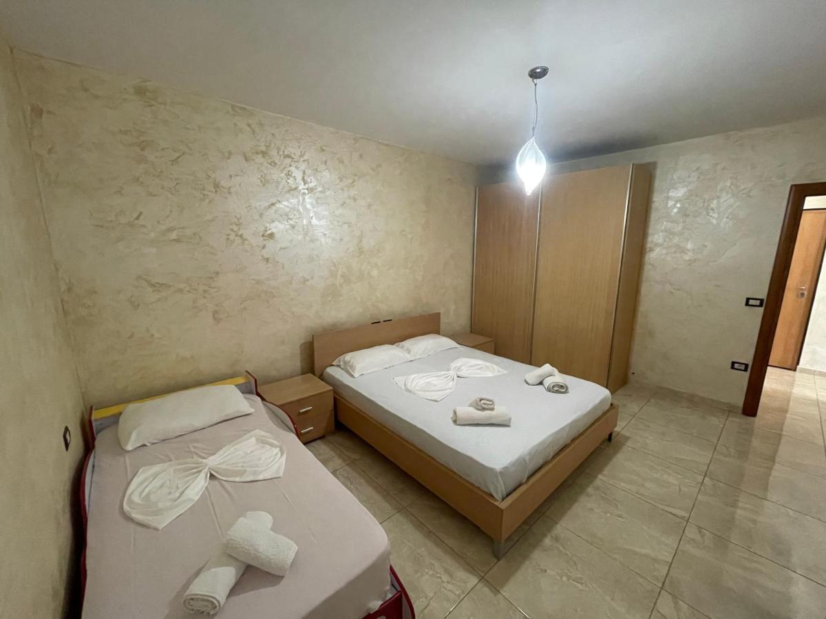 1-Stunning Sea View Apartments! Sarandë Esterno foto